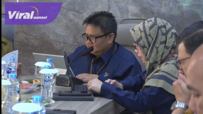 Kepala BPS kota Palembang, Yudhistira Arya Nugraha, S.SI saat kegiatan Press Rillis Inflasi Bulan Januari 2025 di kantor BPS kota Palembang, Senin (03/01/2025). Foto : viralsumsel.com /nto