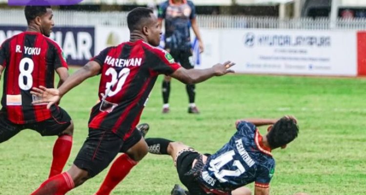 Persipura Jayapura Nyaris Tumbang, Striker Senior Boaz Solossa Jadi Penyelamat. Foto : lib