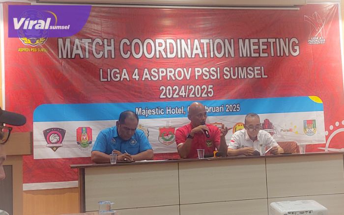 Asprov PSSI Sumsel menggelar pertemuan penting, yakni Match Coordinator Meeting (MCM), yang diadakan di Hotel Majestic, Palembang. Foto : viralsumsel.com /ASA