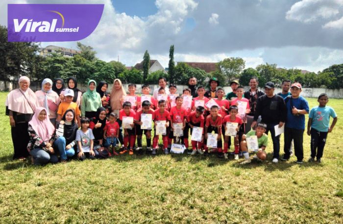 SSB Palembang Soccer Skills Raih Juara 3 di Kick Ball Soccer League U-13, Bukti Konsistensi Pembinaan Usia Dini. Foto : viralsumsel.com /asa SSB Palembang Soccer Skills Raih Juara 3 di Kick Ball Soccer League U-13, Bukti Konsistensi Pembinaan Usia Dini. Foto : viralsumsel.com /asa