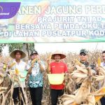 Bupati OKU Timur Ikuti Panen Raya Hanpangan Pangan Jagung Desa Sabalio Kecamatan Bunga Mayang. Foto : viralsumsel.com /lai