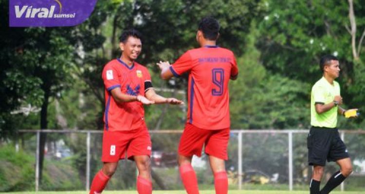 Rizsky Dwi Ramadhana penyerang Bhayangkara Sriwijaya FC Palembang selebrasi usai cetak gol ke gawang David FC. Foto : viralsumsel.com /asa