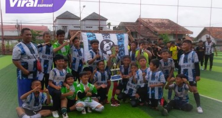 Revils FC Juara Turnamen Sepak Bola Antar SD di Palembang, Diperkuat Lima Pemain SSB PSS. Foto : viralsumsel.com /asa