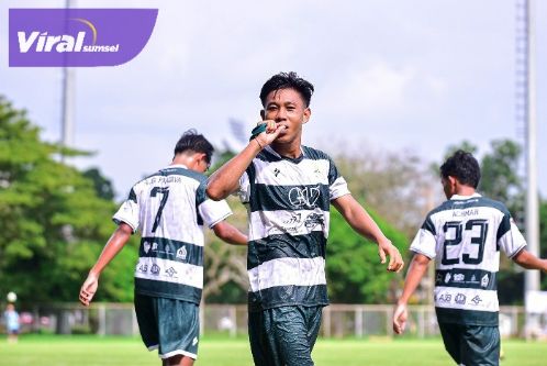 Para pemain Bumara FC selebrasi di ajang Liga 4 Zona Sumsel 2024/2025. Foto : viralsumsel.com /ril