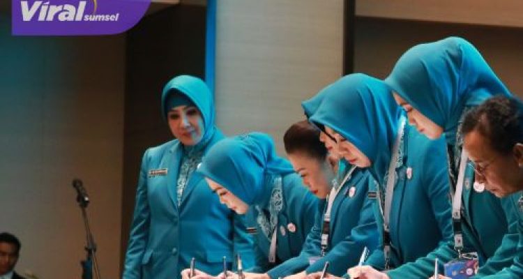 Feby Deru Resmi Dilantik Menjadi Ketua TP PKK Sekaligus Tim Pembina Posyandu Provinsi Sumsel Periode 2025-2030. Foto : viralsumsel.com /win