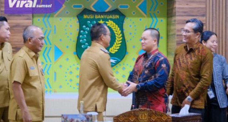 Wakil Bupati Muba, Rohman, menegaskan pentingnya keterbukaan dan kerja sama dari seluruh Organisasi Perangkat Daerah (OPD) selama proses pemeriksaan berlangsung. Foto : viralsumsel.com /dev