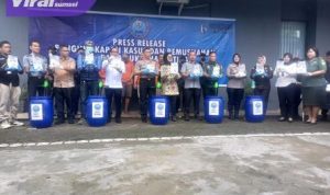 Toni Blerr Ditangkap! Bandar Sabu Asal Muba Sempat Kabur Lompat Pagar, 15 Kg Sabu Premium Bertanda Barcode Disita. Foto : viralsumsel.com /nto