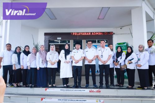 Hanya 10 Menit, E-KTP Wakil Wali Kota Palembang Langsung Jadi!. Foto : viralsumsel.com /nto