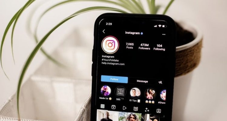Jam Posting Instagram Terbaik di 2025: Bisa Viral dengan Strategi yang Tepat!. Foto: viralsumsel.com