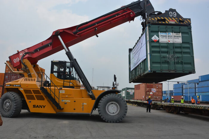 KAI melalui KAI Logistik Perkuat Peran dalam Angkutan Limbah B3. Foto: viralsumsel.com