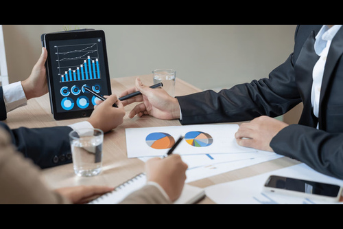 Monitor Penjualan Lebih Mudah dengan Aplikasi Barantum CRM. Foto : viralsumsel.com