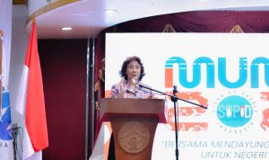 Ibu Susi Pudjiastuti sebagai ketua umum stand up paddle indonesia periode 2025 - 2028. Foto: viralsumsel.com