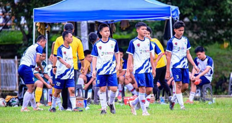 Liga Top Skor U-16 Sumsel : Farmel Hatta Gunduli Gamba Banyuasin, Reza Pahlevi Dinobatkan Man of the Match. Foto : viralsumsel.com /asa