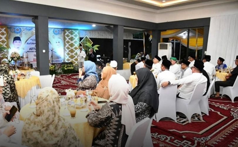 Hangatnya Kebersamaan! Ketua DPRD Sumsel Undang Pejabat dan Masyarakat dalam Buka Puasa. Foto : viralsumsel.com /ril