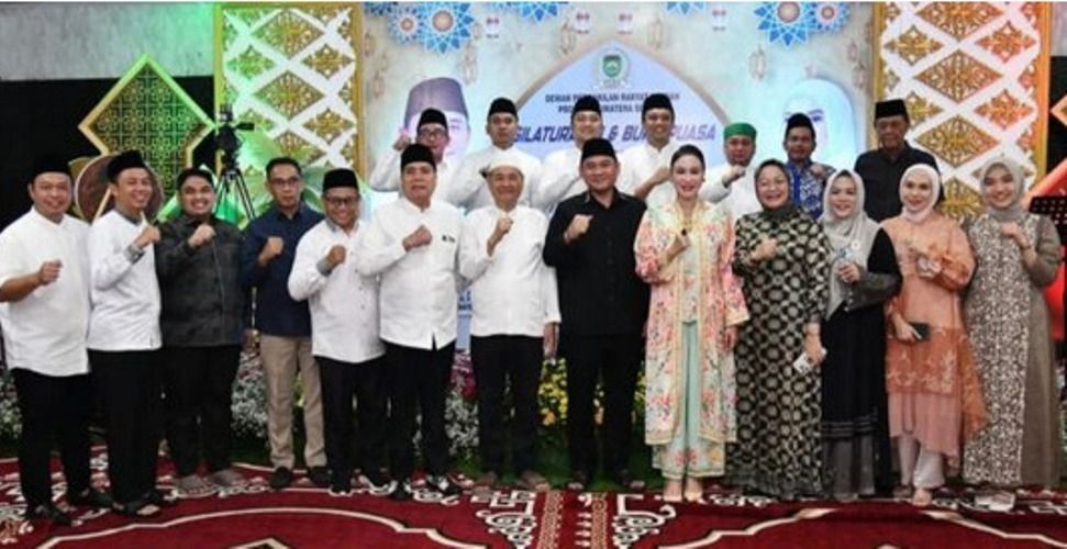 Hangatnya Kebersamaan! Ketua DPRD Sumsel Undang Pejabat dan Masyarakat dalam Buka Puasa. Foto : viralsumsel.com /ril