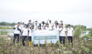 Aksi Hijau Waruna Group Bersama LindungiHutan Penanaman 2000 Pohon Mangrove. Foto: viralsumsel.com