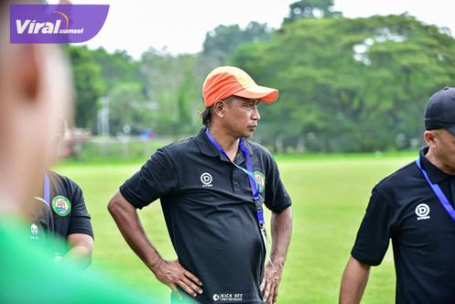 Fauzi Toldo Asisten Pelatih PS Palembang. Foto : viralsumsel.com /asa