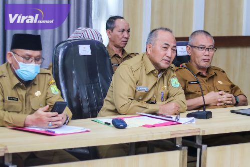 Sekretaris Daerah (Sekda) Muba, Dr. H. Apriyadi, M.Si., dalam Rapat Koordinasi (Rakor) Penyelesaian Ancaman, Gangguan, Hambatan, dan Tantangan (AGHT) untuk proyek tol tersebut. Foto : viralsumsel.com/dev