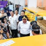 Gubernur Herman Deru Dampingi Mentan Amran Sulaiman Tinjau Operasi Pangan Murah di Kantor Pos Merdeka Palembang. Foto : humas pemprov