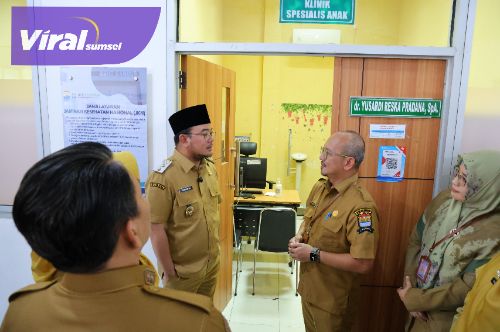 Wakil Wali Kota Palembang Tinjau RSUD Gandus, Tegaskan Pelayanan Kesehatan Tanpa Pandang Status Sosial. Foto : viralsumsel.com /nto