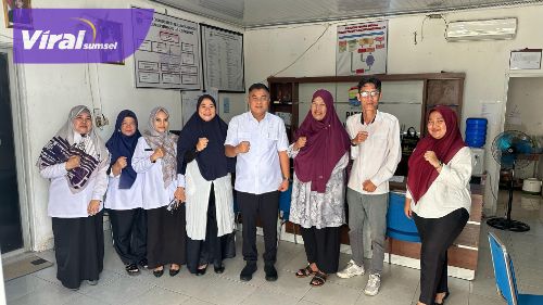 ASN Jangan Malas! Sekda Palembang Sidak Kantor Lurah dan Puskesmas 3-4 Ulu, Ingatkan Pelayanan Harus Maksimal. Foto : viralsumsel.com /nto