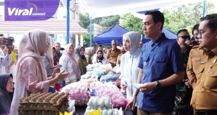 Pasar Murah Pemkab OKI Bantu Masyarakat Penuhi Kebutuhan Pokok selama Ramadan. Foto : viralsumsel.com /zep