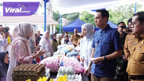 Pasar Murah Pemkab OKI Bantu Masyarakat Penuhi Kebutuhan Pokok selama Ramadan. Foto : viralsumsel.com /zep