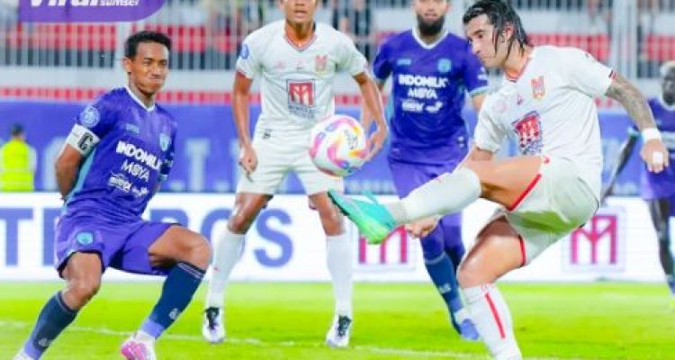Malut United Menang Tipis 2-1 atas Persita dalam Liga 1, Pertahankan Posisi di 5 Besar. Foto : igmalut