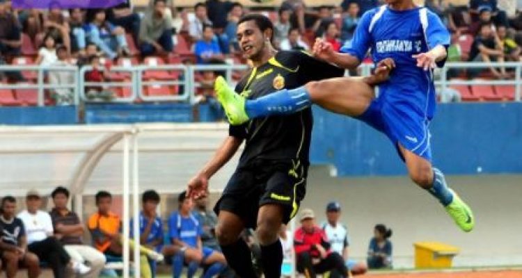 Flash Back Christian Warobay : Bek Tangguh Papua yang Bersinar di Sriwijaya FC dan Persipura. Foto : igsfcpedia