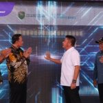 Gubernur Sumatera Selatan H Herman Deru pada launching “Gerak Cepat, Bedah 5.815 Rumah Tidak Layak Huni dan Sanitasi Serentak dipusatkan di pemukiman warga Kelurahan 24 Ilir Palembang, Jumat (14/3/2025). Foto ; humas pemprov