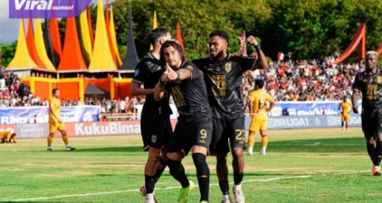 Malut United Mengejutkan! Tim Promosi Liga 1 Merangsek ke Papan Atas. Foto : igmalututd
