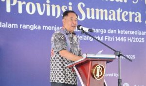 Wakil Gubernur (Wagub) Sumatera Selatan (Sumsel) H. Cik Ujang secara resmi membuka kegiatan Operasi Pasar Murah Provinsi Sumsel, di halaman Monpera Palembang, Jumat (21/3/2025) pagi. Foto : humas pemprov