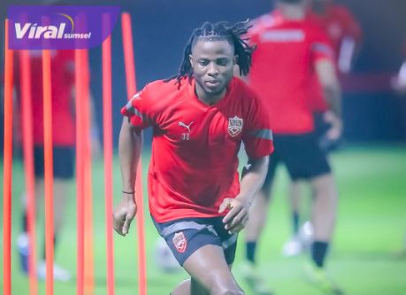 Bahrain Gelar Latihan Perdana di Jakarta, Hanya Diikuti 14 Pemain, Strategi Apa Ini? Foto : igbahrain