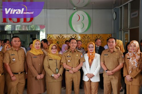 Ratu Dewa Luncurkan ‘Jumputan Abang’, Warga Palembang Bisa Berobat Gratis dan Dijemput ke Rumah. Foto : viralsumsel.com /nto