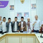 Tersentuh! Wawako Prima Salam Beri Bantuan untuk Majelis Asbabul Hadi yang Terbakar Foto : viralsumsel.com /nto