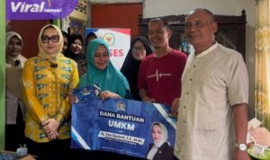 Anggota DPD RI Hj. Eva Susanti Dukung UMKM Rumahan, Keripik Bawang Ombay Jadi Andalan Lebaran. Foto : viralsumsel.com /ril