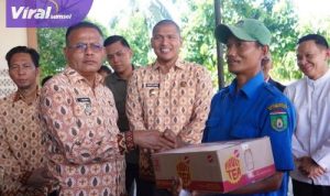 THR dan Sembako untuk Petugas Kebersihan! Ini Bentuk Kepedulian Pemkot Prabumulih. Foto : viralsumsel.com /man