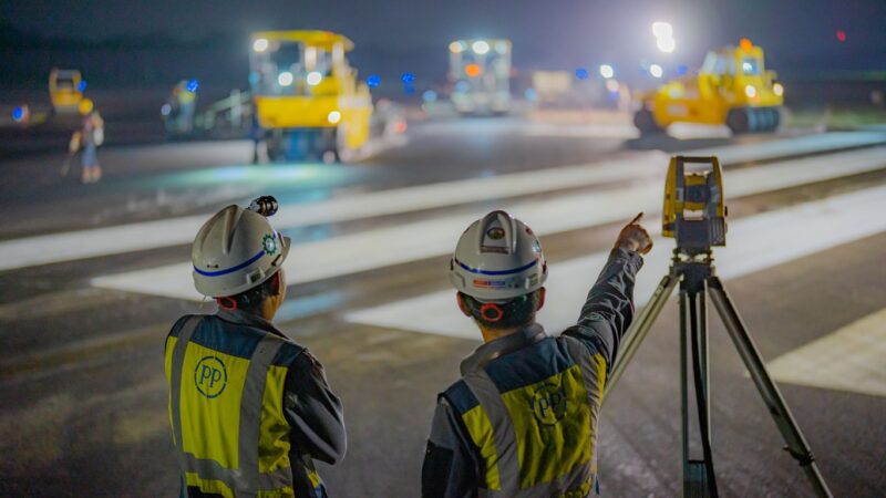 Persiapkan Infrastruktur Hari Raya Idul Fitri 2025, PTPP Rampungkan 83,98% Pekerjaan Overlay Runway Selatan Bandara Internasional Soekarno-Hatta. Foto: viralsumsel.com