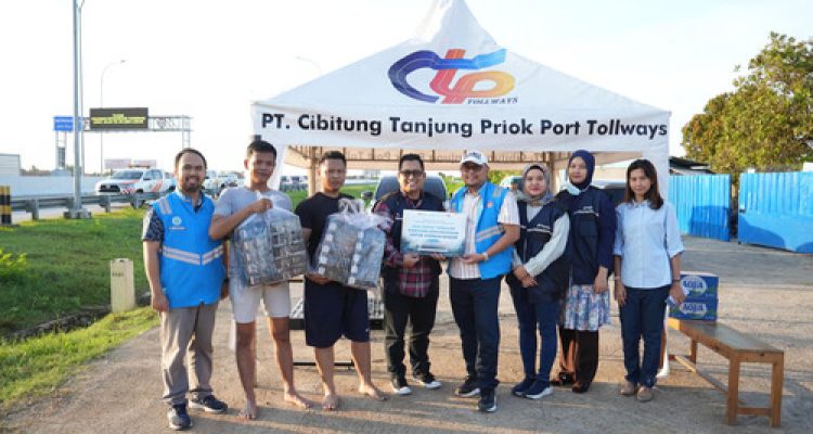 Pelindo Solusi Logistik Salurkan Bantuan untuk Korban Banjir di Bekasi, Foto : viralsumsel.com
