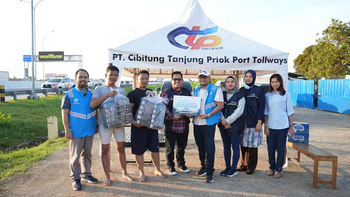 Pelindo Solusi Logistik Salurkan Bantuan untuk Korban Banjir di Bekasi, Foto : viralsumsel.com