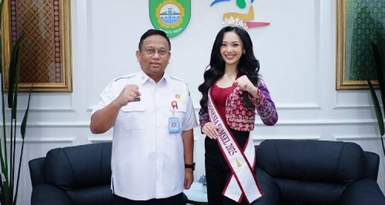 Kepala Dinas Pemuda dan Olahraga (Kadispora) Provinsi Sumatera Selatan, H. Rudi Irawan, S.Sos., M.Si., dengan penuh kebanggaan menerima audiensi para finalis Putri Indonesia Sumatera Selatan 2025.. Foto : viralsumsel.com /ri