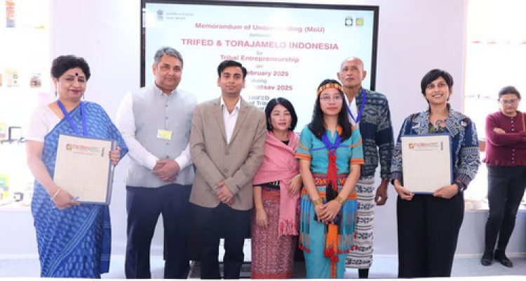 TRIFED Tandatangani Nota Kesepahaman dengan Reliance Retail, HCL Foundation, dan Torajamelo Indonesia untuk Pengembangan Kewirausahaan Suku Terasing. Foto : viralsumsel.com