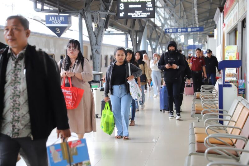 KAI Sediakan 2,75 Juta Kursi KA Ekonomi untuk Lebaran 2025, Penjualan Tiket KA JJ Lebaran Capai Lebih dari 2 Juta. Foto: viralsumsel.com