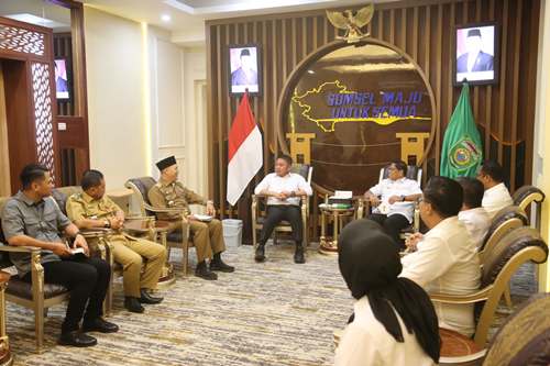 Gubernur Herman Deru : Pemprov dan Badan Intelijen Negara Daerah Segera Gelar OP Antisipasi Gejolak Harga Kebutuhan Pokok Jelang Lebaran. Foto : humas pemprov