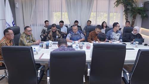 Temui Wamen Investasi dan Hilirisasi RI, Wagub Sumsel Cik Ujang Optimis Tanjung Carat Groundbreaking Tahun 2025.Foto : humas pemprov