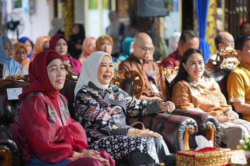 Feby Deru Buka Kriya Sriwijaya Ramadhan Sale dan Operasi Pasar Ramadhan 2025. Foto : humas pemprov