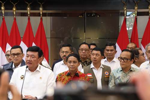 Wagub Sumsel Cik Ujang Hadiri Peluncuran Desk Penanganan Karhutla dan PPMI-TPPO di Kemenko Polkam RI. Foto : humas pemprov
