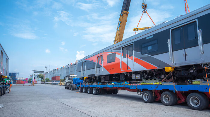 Pelindo Solusi Logistik Layani Kedatangan dan Mobilisasi 24 Gerbong KRL. Foto: viralsumsel.com