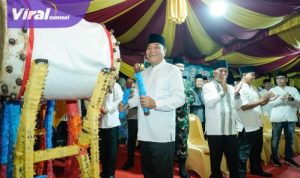 Bupati H M Toha Lepas Ratusan Kendaraan Hias yang Ikuti Pawai Takbir Idul Fitri. Foto : viralsumsel.com /dev