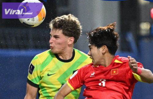 Pertandingan Timnas Vietnam U-17 vs Australia U-17 pada laga perdana Piala Asia U-17 2025. Foto ; igafc